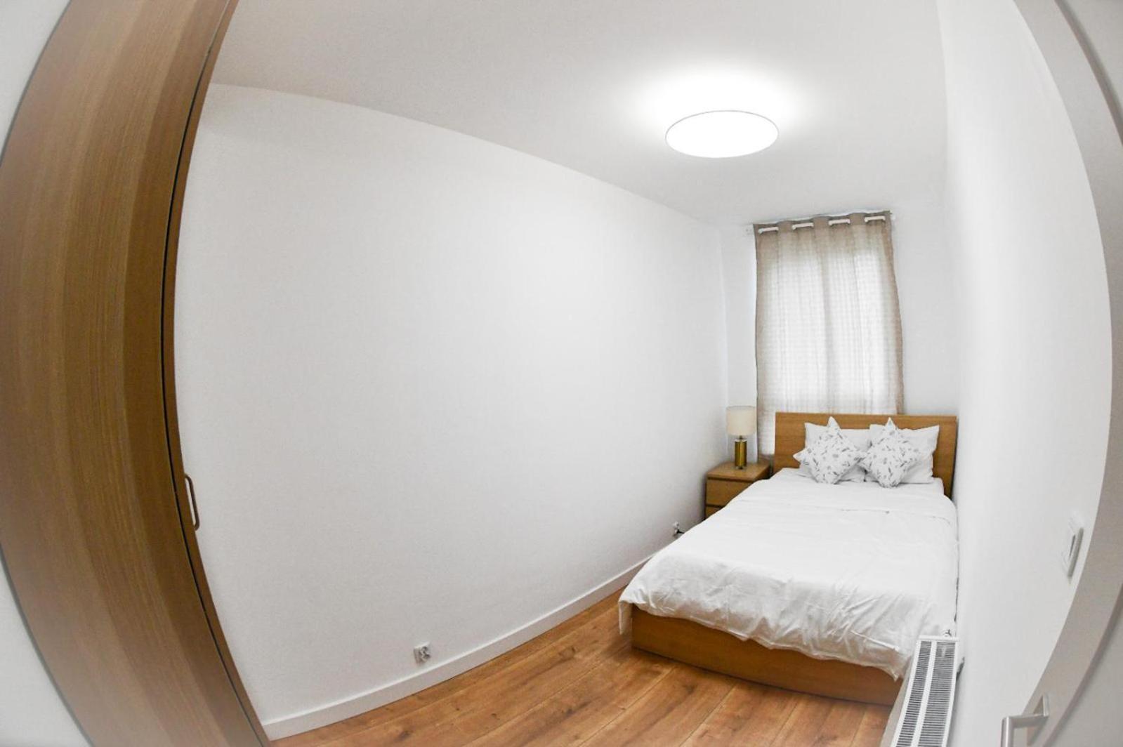Elegant Two-Room Apartment, City Center, Balcony ,Sleeps 4 كراكوفيا المظهر الخارجي الصورة