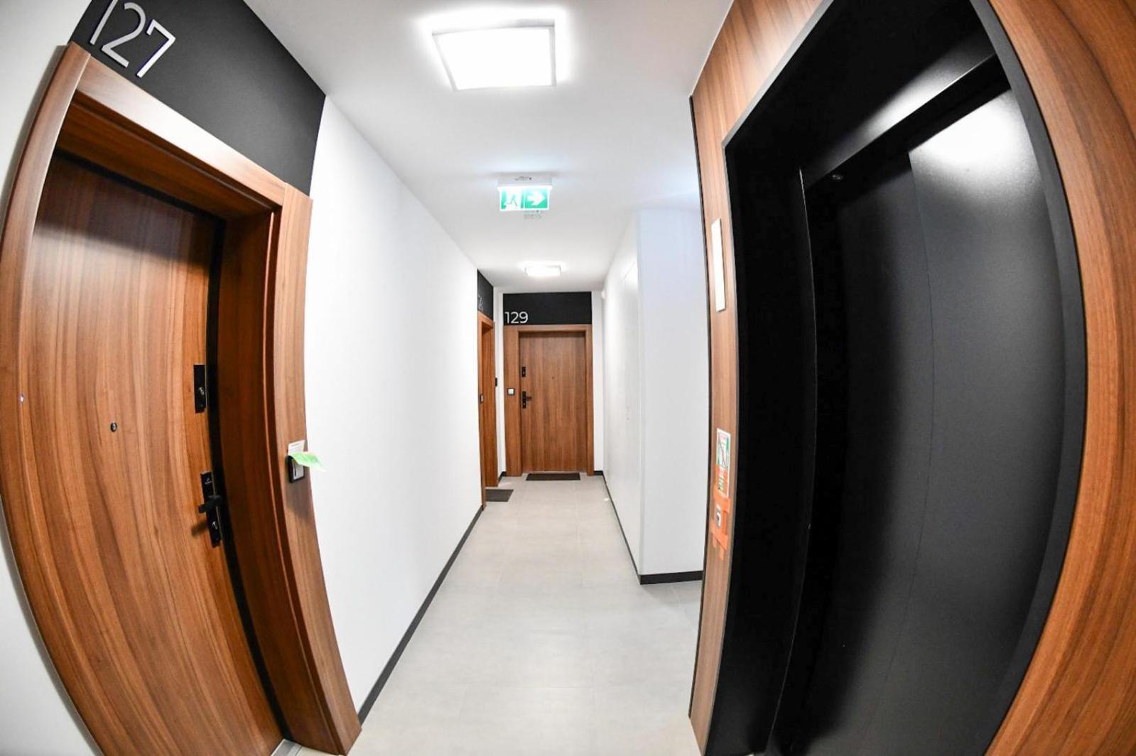 Elegant Two-Room Apartment, City Center, Balcony ,Sleeps 4 كراكوفيا المظهر الخارجي الصورة