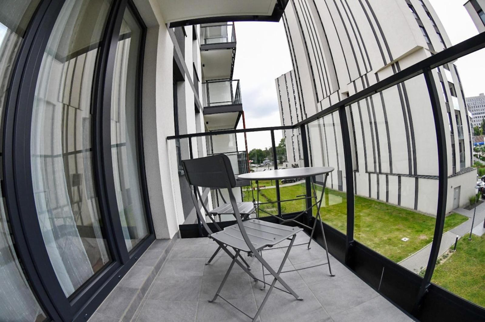 Elegant Two-Room Apartment, City Center, Balcony ,Sleeps 4 كراكوفيا المظهر الخارجي الصورة